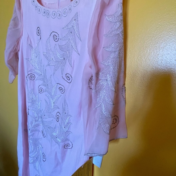 Beautiful dress - Picture 5 of 7